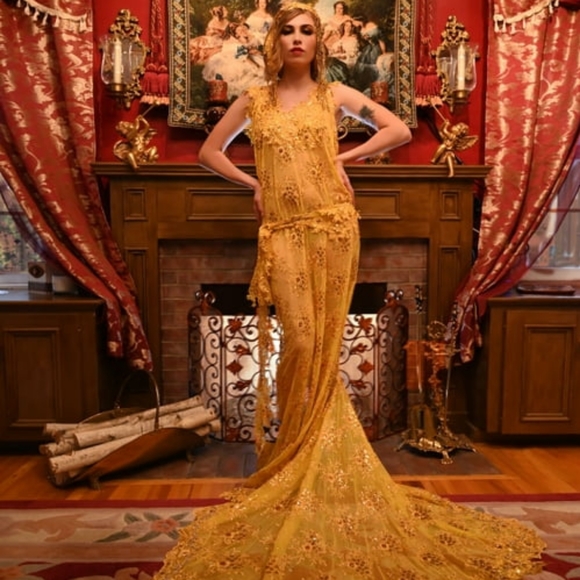 Sample Gown "DUCHESS RUTH" Gatsby Wedding Gown - Picture 4 of 16